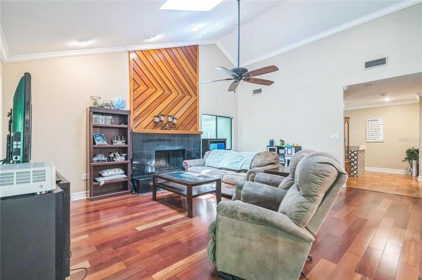 Picture of 1633 NW 19Th Circle, Gainesville FL 32605