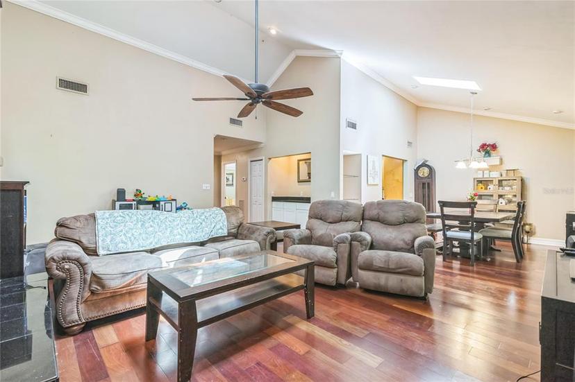 Picture of 1633 NW 19Th Circle, Gainesville FL 32605