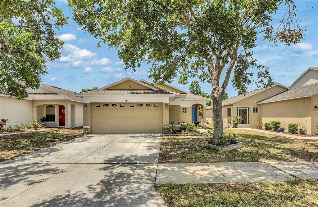 Picture of 925 Windton Oak Drive, Ruskin, FL 33570