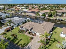Picture of 314 Oakwood Circle, Englewood, FL 34223