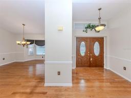 Picture of 314 Oakwood Circle, Englewood, FL 34223