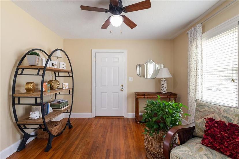 Picture of 720 39Th Avenue N, St Petersburg FL 33703