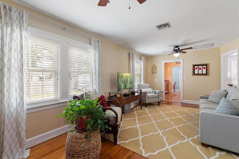 Picture of 720 39Th Avenue N, St Petersburg FL 33703