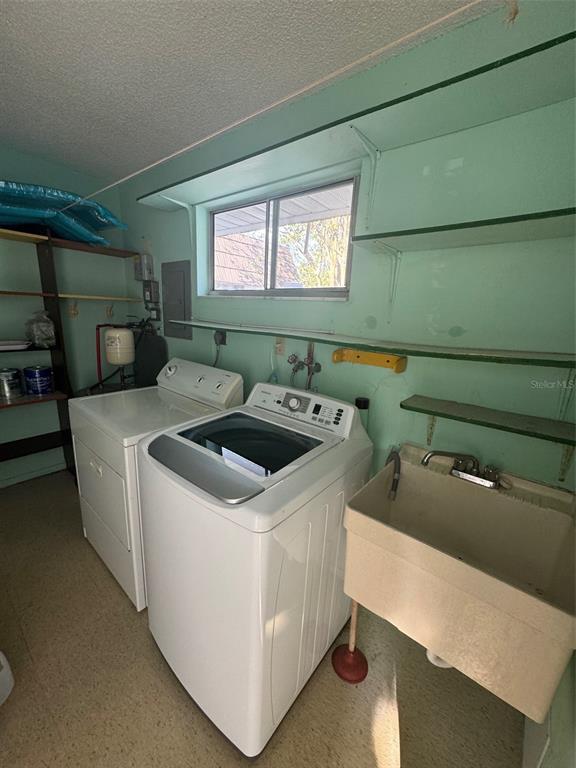 Picture of 3921 Lakeside Road Unit 168, Sarasota FL 34232