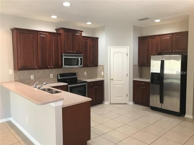Picture of 10402 Tulip Field Way, Riverview FL 33578