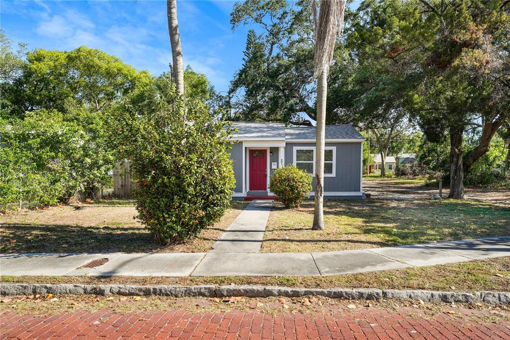 Picture of 601 Newton Avenue S, St Petersburg, FL 33701
