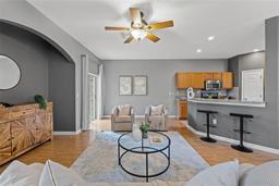 Picture of 624 51St Avenue N, St Petersburg, FL 33703