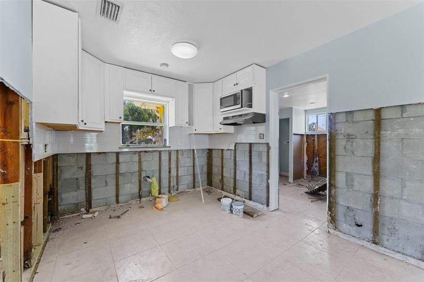 Picture of 6750 Hibiscus Avenue S, South Pasadena FL 33707