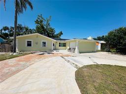 Picture of 1101 Alcazar Way S, St Petersburg, FL 33705