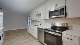 Picture of 2105 Oakview Lane, Plant City, FL 33566