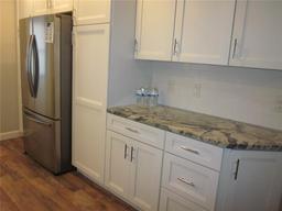 Picture of 162 SW Lincoln Circle N, St Petersburg, FL 33703