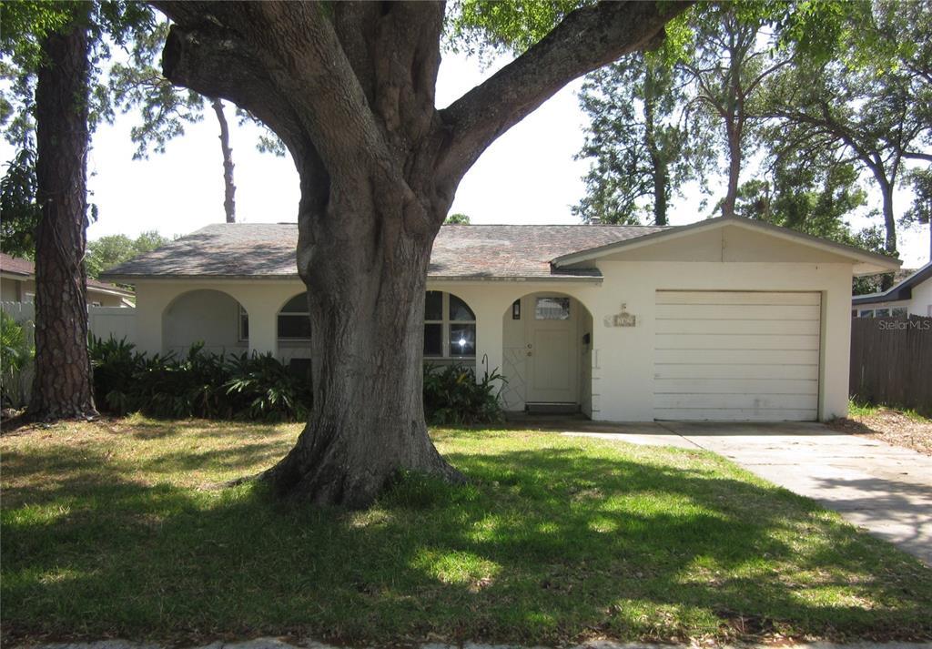 Picture of 162 SW Lincoln Circle N, St Petersburg, FL 33703