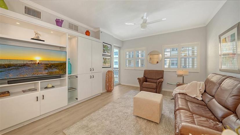 Picture of 1064 N Tamiami Trail Unit 1402, Sarasota FL 34236