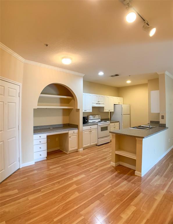 Picture of 860 N Orange Avenue Unit 428, Orlando FL 32801