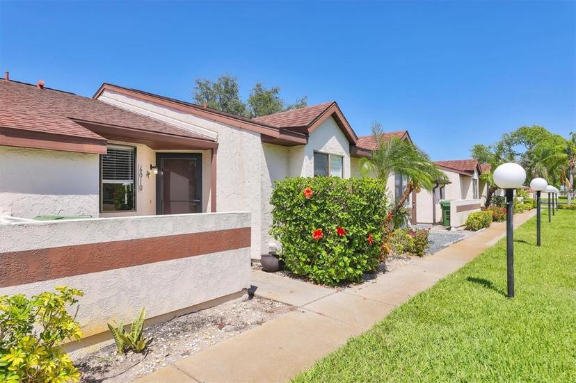 Picture of 6010 36Th Avenue Circle W Unit E, Bradenton FL 34209