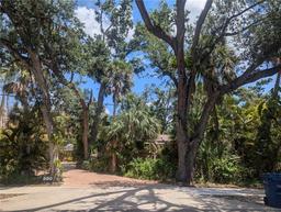 Picture of 590 Artists Avenue, Englewood, FL 34223