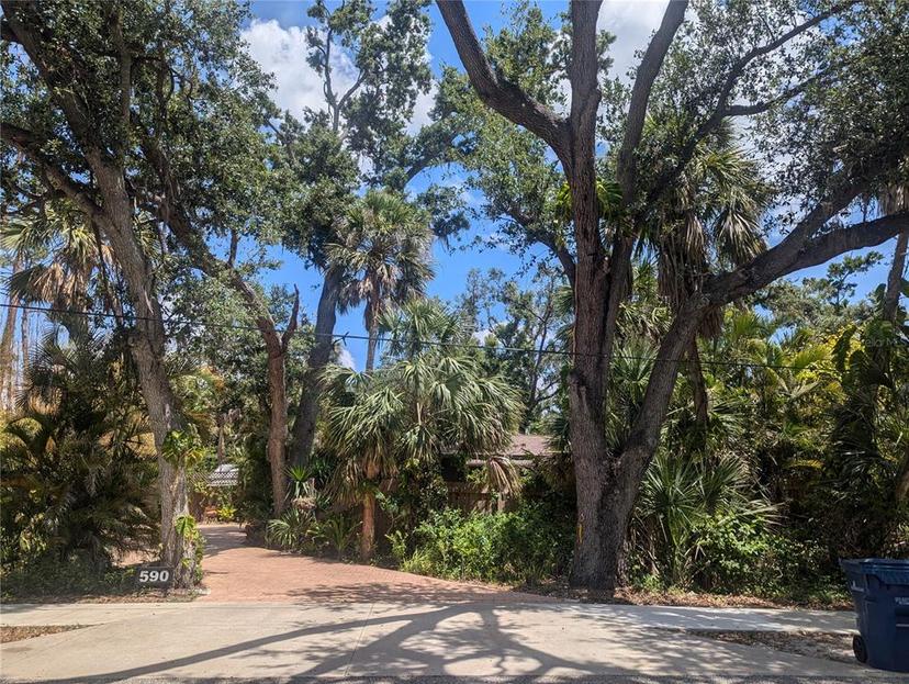 Picture of 590 Artists Avenue, Englewood FL 34223
