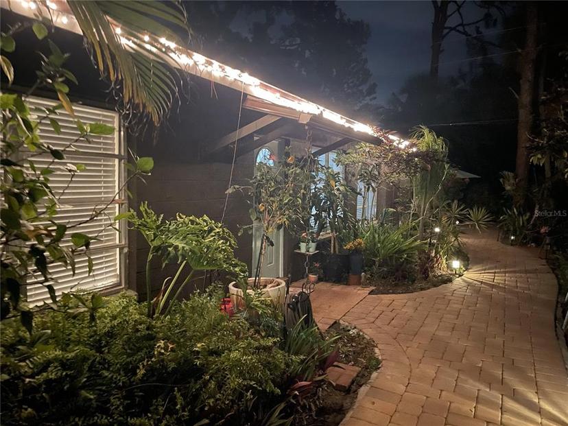 Picture of 590 Artists Avenue, Englewood FL 34223