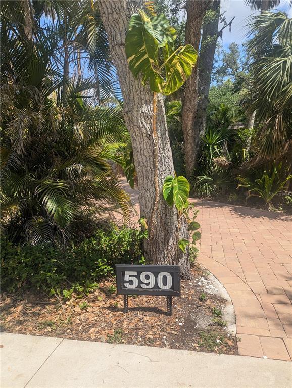 Picture of 590 Artists Avenue, Englewood FL 34223
