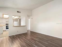 Picture of 533 E Curlew Place Unit 533, Tarpon Springs, FL 34689