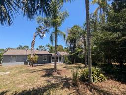 Picture of 627 Riverside Drive, Tarpon Springs, FL 34689