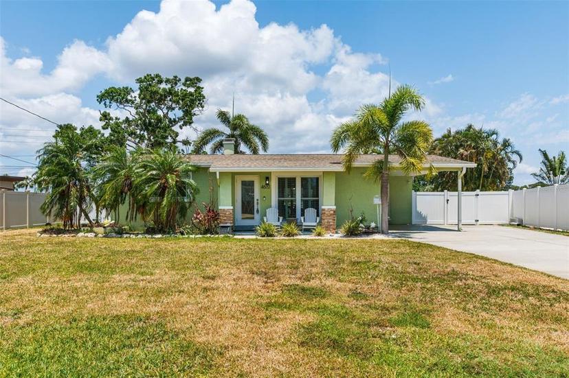 Picture of 4681 Carson Street Ne, St Petersburg FL 33703