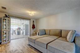 Picture of 1041 Persimmon Drive, Palm Harbor, FL 34683
