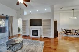 Picture of 16516 Bridgewalk Drive, Lithia, FL 33547