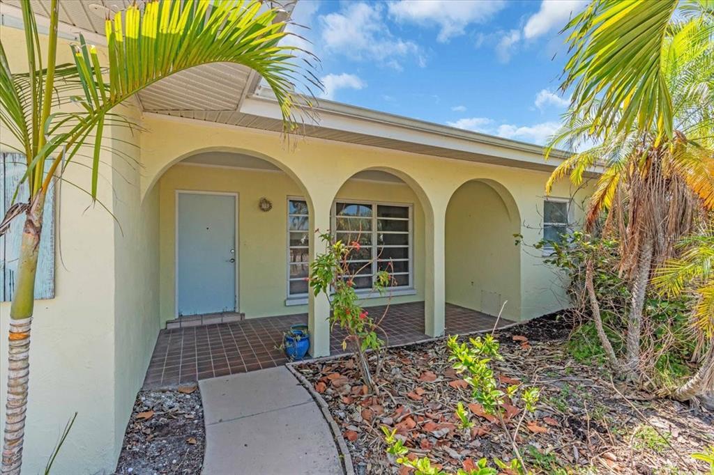 Picture of 396 Avenida Madera, Sarasota, FL 34242