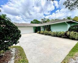 Picture of 924 Highview Drive, Palm Harbor, FL 34683