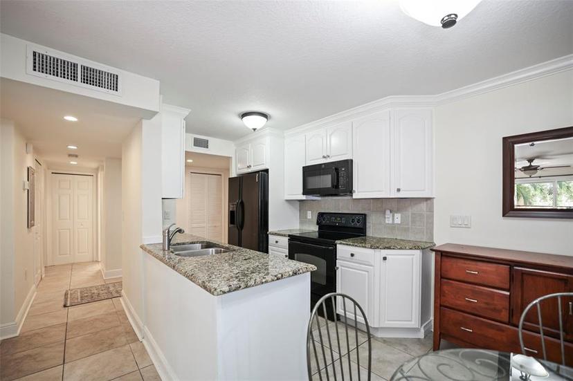 Picture of 950 Broadway Unit 103, Dunedin FL 34698