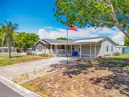 Picture of 1236 Elkhart Circle, Tavares, FL 32778