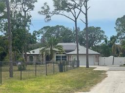 Picture of 652 N Elm Street, Englewood, FL 34223