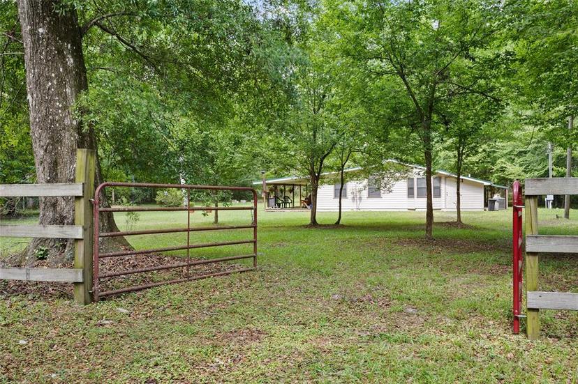 Picture of 884 SW Washington Avenue, Fort White FL 32038