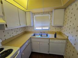 Picture of 1624 Stickney Point Road Unit 24-101, Sarasota, FL 34231