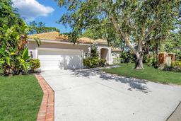 Picture of 104 Park Trace Boulevard, Osprey, FL 34229