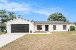 Picture of 3707 Orangepointe Road, Valrico, FL 33596