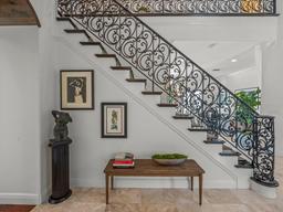 Picture of 124 Estado Way Ne, St Petersburg, FL 33704