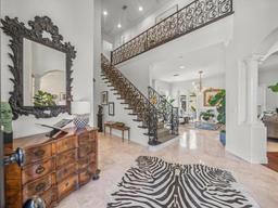 Picture of 124 Estado Way Ne, St Petersburg, FL 33704