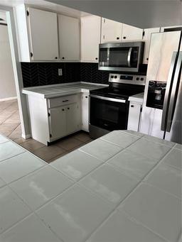 Picture of 2334 Colonial Court, Dunedin, FL 34698