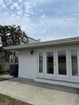 Picture of 627 E Davis Boulevard, Tampa, FL 33606