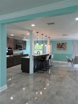 Picture of 627 E Davis Boulevard, Tampa, FL 33606