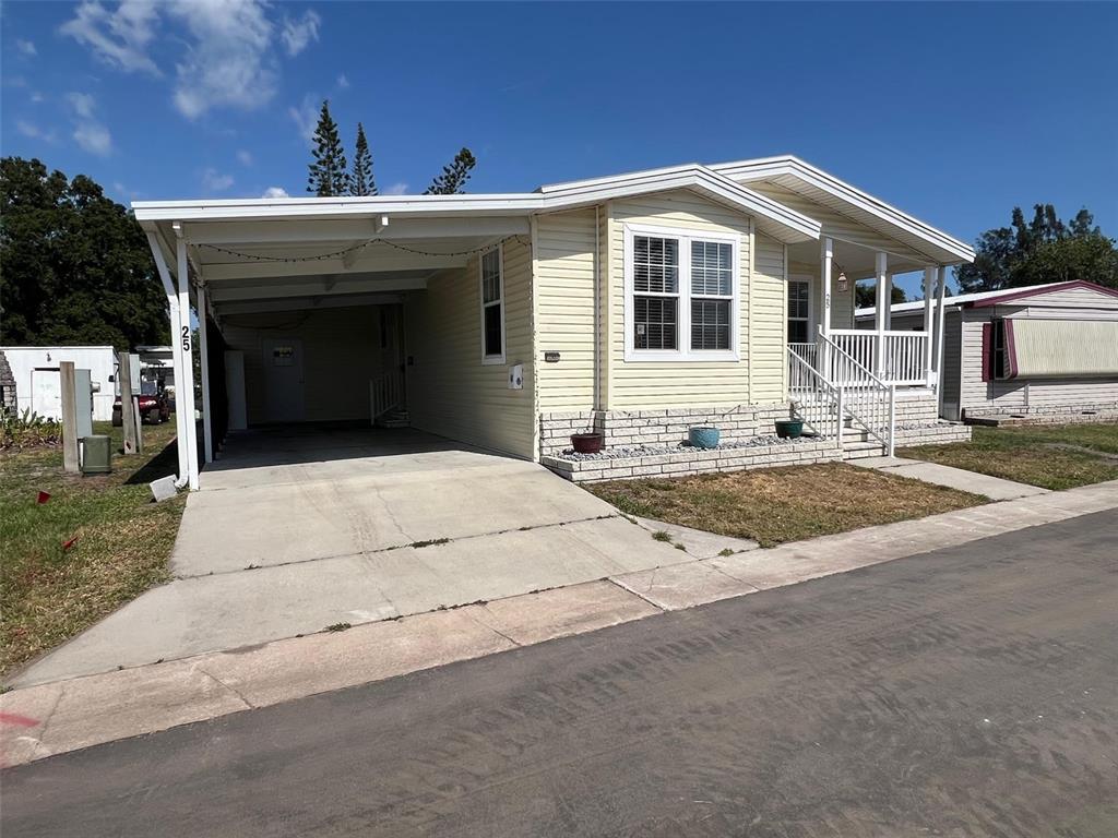 Picture of 11300 124Th Avenue Unit 25, Largo, FL 33778