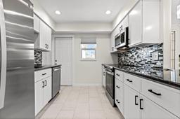 Picture of 111 Whispering Sands Circle Unit V38, Sarasota, FL 34242
