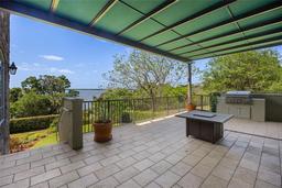 Picture of 996 Fairview Avenue, Mount Dora, FL 32757