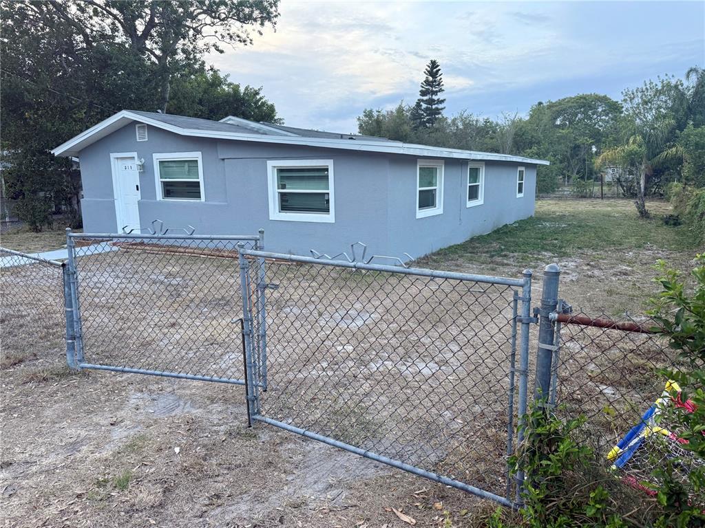 Picture of 311 James Avenue, Auburndale, FL 33823