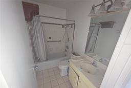 Picture of 614 Guild Drive Unit 15, Venice, FL 34285