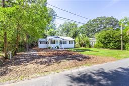 Picture of 925 NE 7Th Place, Gainesville, FL 32601