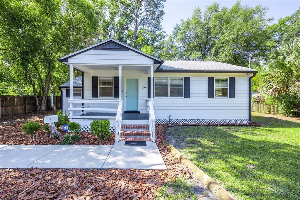 Picture of 925 NE 7Th Place, Gainesville, FL 32601