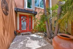 Picture of 813 Symphony Isles Boulevard, Apollo Beach, FL 33572